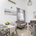 アパート J&j New Modern Elegant With Balcony And Loggia - Free Private Parking Fast Wi-fi And 3 Air Conditioners