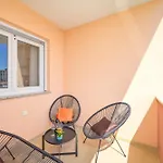 J&j New Modern Elegant With Balcony And Loggia - Free Private Parking Fast Wi-fi And 3 Air Conditioners アパート *