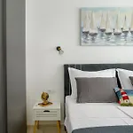 アパート J&j New Modern Elegant With Balcony And Loggia - Free Private Parking Fast Wi-fi And 3 Air Conditioners *
