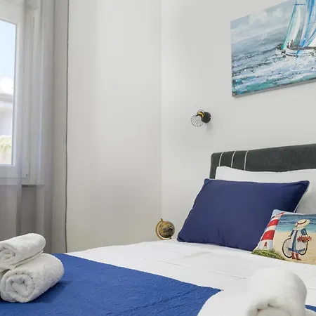 아파트 J&j New Modern Elegant With Balcony And Loggia - Free Private Parking - Fast Wi-fi And 3 Air Conditioners